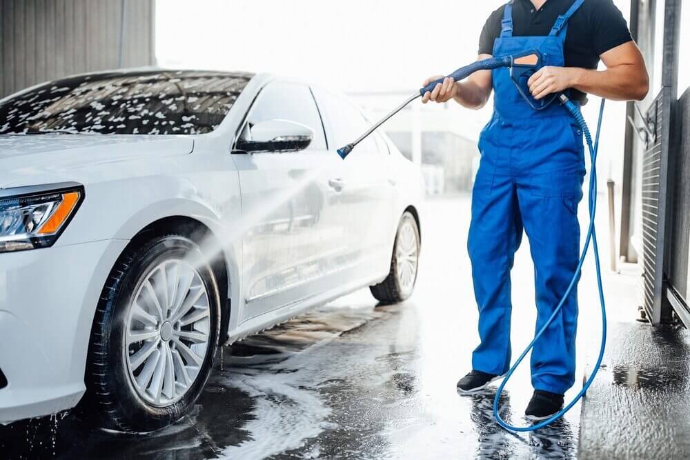 Nettoyage complet et lavage automobile sur mesure